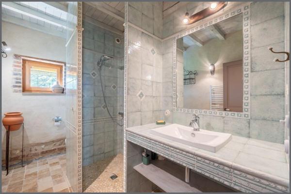 Un refuge élégant pour vivre… et accueillir