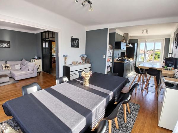 Roanne - Maison 7 pièce(s) 140.2 m2 - 5 chambres et 509m² de terrain