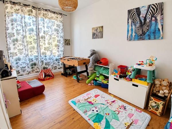 Roanne - Maison 7 pièce(s) 140.2 m2 - 5 chambres et 509m² de terrain