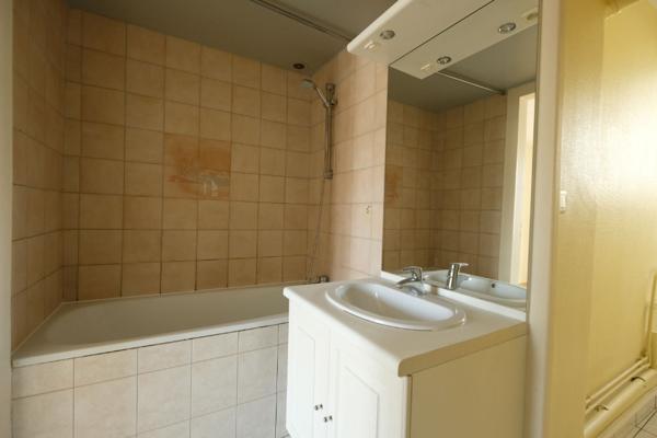 EPINAL GARE - 2 pièces ++ Stationnement privatif - Ascenseur