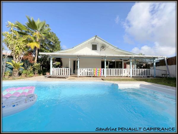 A VENDRE A KOUROU (GUYANE FRANCAISE) UNE MAGNIFIQUE VILLA T5 (R+1) de 130 m² - TERRAIN DE 473 m² - AU PRIX DE 427 800 €.