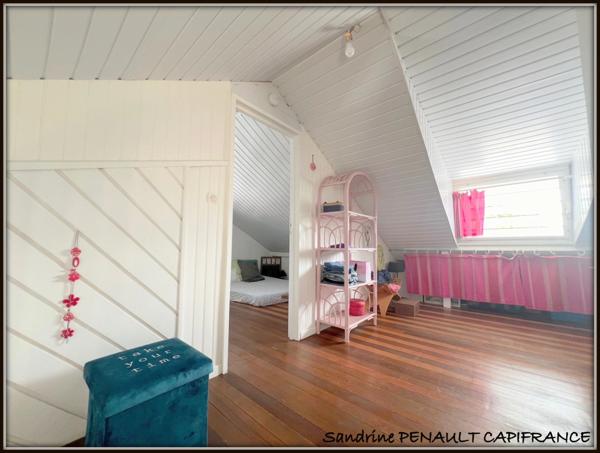 A VENDRE A KOUROU (GUYANE FRANCAISE) UNE MAGNIFIQUE VILLA T5 (R+1) de 130 m² - TERRAIN DE 473 m² - AU PRIX DE 427 800 €.