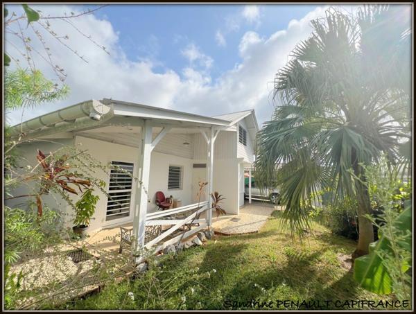 A VENDRE A KOUROU (GUYANE FRANCAISE) UNE MAGNIFIQUE VILLA T5 (R+1) de 130 m² - TERRAIN DE 473 m² - AU PRIX DE 427 800 €.