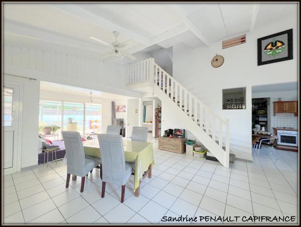 A VENDRE A KOUROU (GUYANE FRANCAISE) UNE MAGNIFIQUE VILLA T5 (R+1) de 130 m² - TERRAIN DE 473 m² - AU PRIX DE 427 800 €.