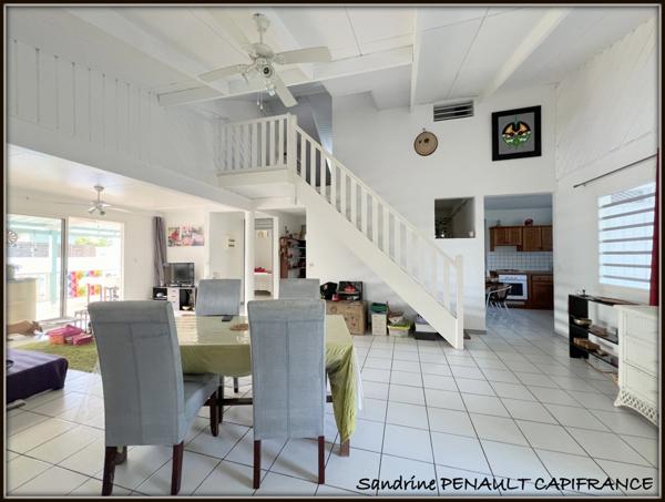 A VENDRE A KOUROU (GUYANE FRANCAISE) UNE MAGNIFIQUE VILLA T5 (R+1) de 130 m² - TERRAIN DE 473 m² - AU PRIX DE 427 800 €.