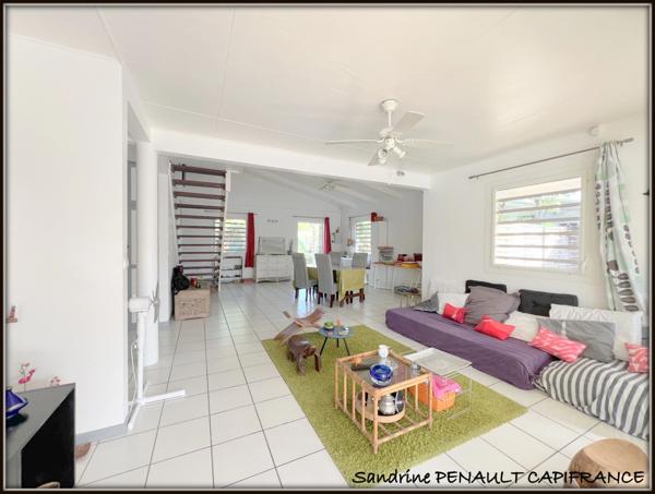 A VENDRE A KOUROU (GUYANE FRANCAISE) UNE MAGNIFIQUE VILLA T5 (R+1) de 130 m² - TERRAIN DE 473 m² - AU PRIX DE 427 800 €.