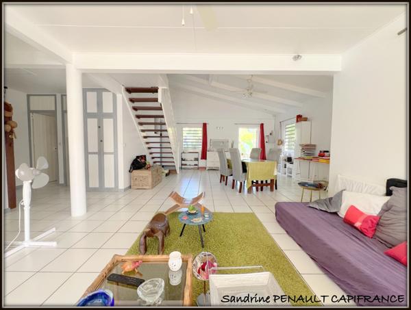 A VENDRE A KOUROU (GUYANE FRANCAISE) UNE MAGNIFIQUE VILLA T5 (R+1) de 130 m² - TERRAIN DE 473 m² - AU PRIX DE 427 800 €.