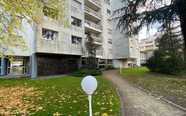 Appartement à louer    2 pièces •  La Varenne - Saint-Maur-des-Fossés