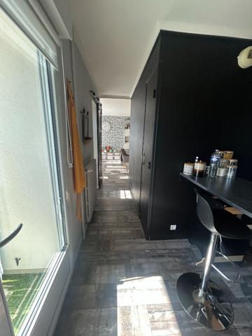 CENTRE VILLE RIVE DROITE BEL APPARTEMENT DE 73,98 m² HABITABLE Laval