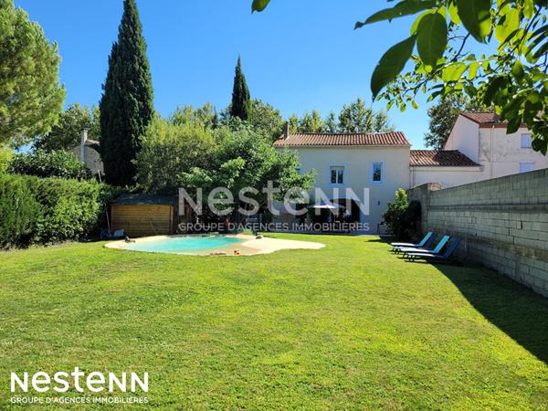Belle maison de caractère de 227 m² environ avec piscine lagon et grand jardin