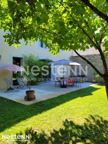 Belle maison de caractère de 227 m² environ avec piscine lagon et grand jardin