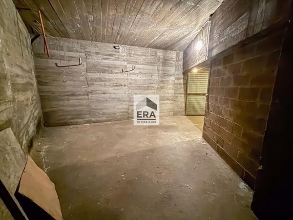 Parking / box Paris 20 M2 et 3m Hauteur
