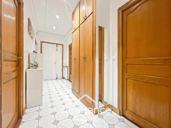 Appartement à vendre 3 pièces VINCENNES (94), idéalement placé, à 50 mètres du Métro Bérault
