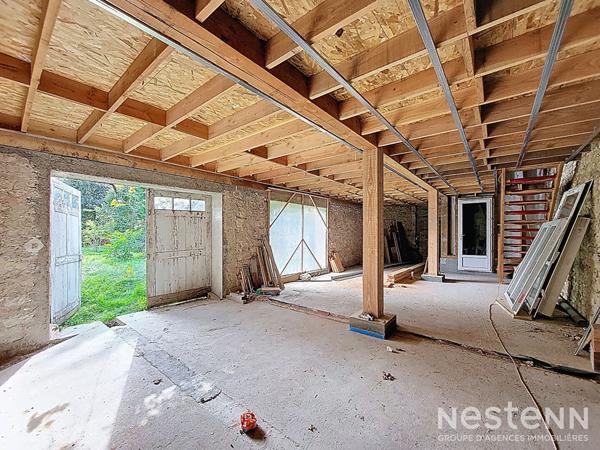 A Vendre Maison en pierre de 146 m² à finir de rénover avec jardin au coeur de Gondrin