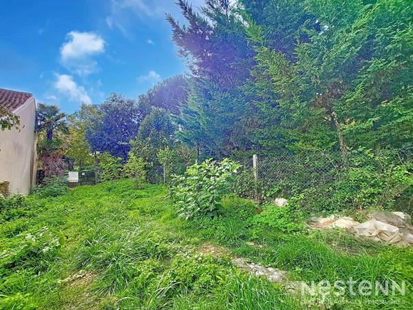 A Vendre Maison en pierre de 146 m² à finir de rénover avec jardin au coeur de Gondrin