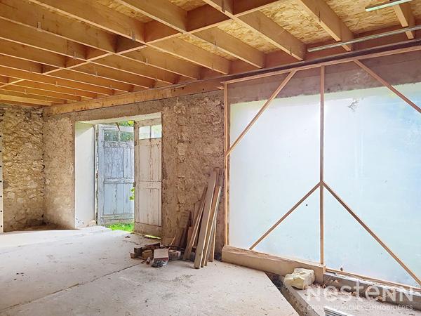 A Vendre Maison en pierre de 146 m² à finir de rénover avec jardin au coeur de Gondrin