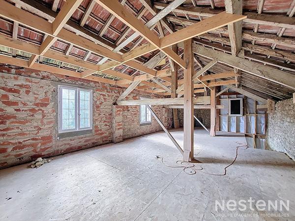 A Vendre Maison en pierre de 146 m² à finir de rénover avec jardin au coeur de Gondrin