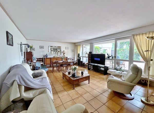 APPARTEMENT BIEN PLACE