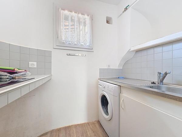 Appartement T3 de 77 m² avec caves voûtées et jardin collectif – Graissessac