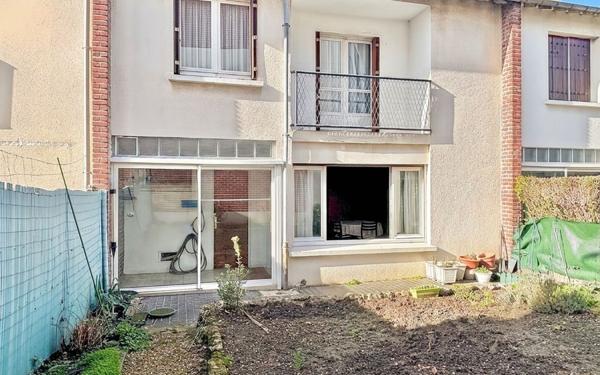 Maison à vendre    5 pièces • 96 m2 Le Chesnay
