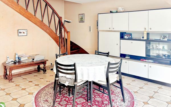 Maison à vendre    5 pièces • 96 m2 Le Chesnay