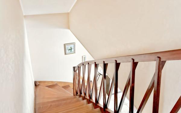 Maison à vendre    5 pièces • 96 m2 Le Chesnay