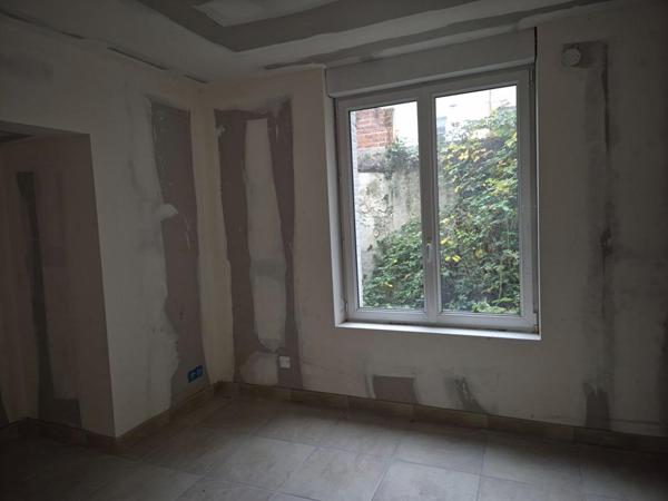 Ensemble immobilier 250 m² - Local commercial et deux logements - Hyper centre de Romorantin