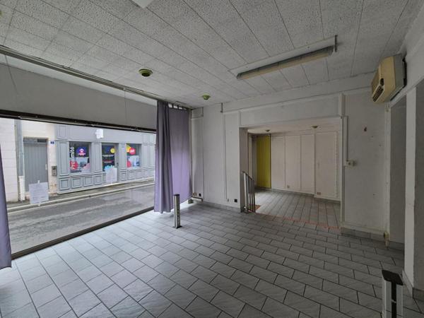 Ensemble immobilier 250 m² - Local commercial et deux logements - Hyper centre de Romorantin