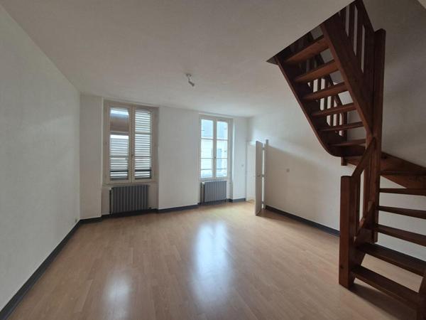 Ensemble immobilier 250 m² - Local commercial et deux logements - Hyper centre de Romorantin