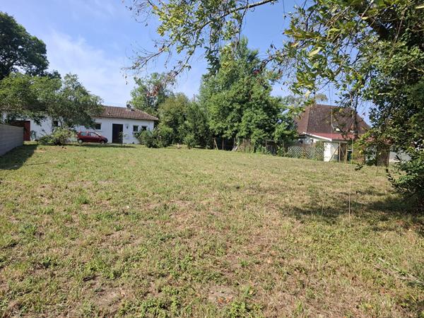 Terrain 634 m2