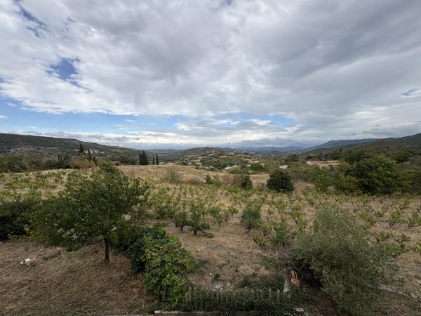 3 km de Limoux - Propriété avec appartement, dépendances et vigne