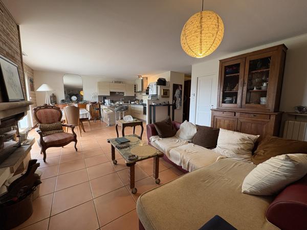 3 km de Limoux - Propriété avec appartement, dépendances et vigne