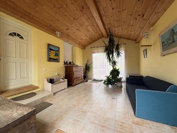 3 km de Limoux - Propriété avec appartement, dépendances et vigne