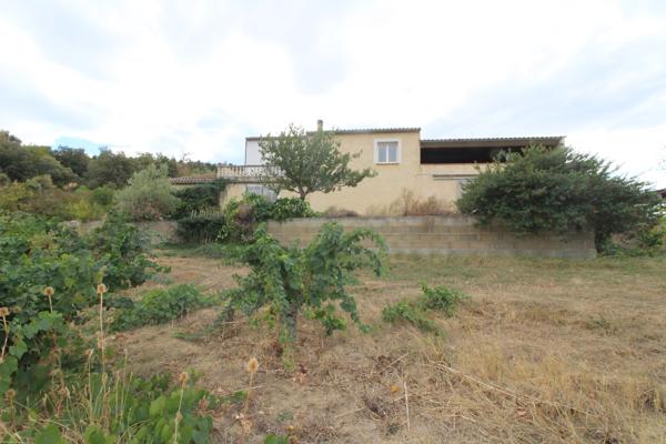 3 km de Limoux - Propriété avec appartement, dépendances et vigne