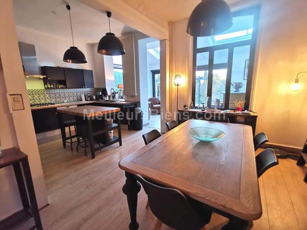 Maubeuge - Semi Individuelle - 4 chambres - 162 m2 - Terrasse 120 m2 - Terrain 1630 m2 - Garage