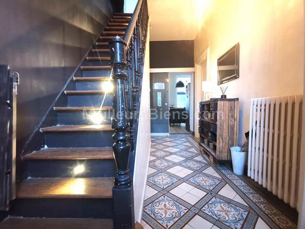 Maubeuge - Semi Individuelle - 4 chambres - 162 m2 - Terrasse 120 m2 - Terrain 1630 m2 - Garage