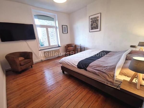 Maubeuge - Semi Individuelle - 4 chambres - 162 m2 - Terrasse 120 m2 - Terrain 1630 m2 - Garage