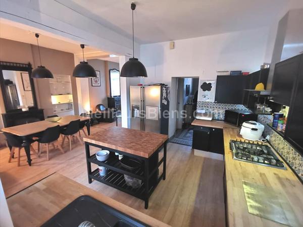 Maubeuge - Semi Individuelle - 4 chambres - 162 m2 - Terrasse 120 m2 - Terrain 1630 m2 - Garage