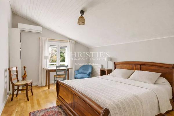 Latresne – Élégante maison familiale avec piscine et grand parc arboré à quelques minutes de Bordeaux