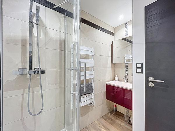 Appartement Nantes/Sainte-Anne, 2 chambres, 1 bureau, 1 garage