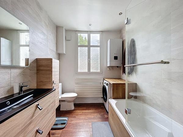 Appartement Nantes/Sainte-Anne, 2 chambres, 1 bureau, 1 garage