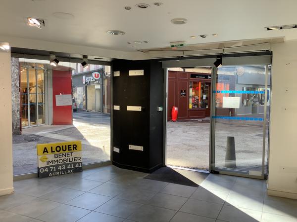 LOCAL COMMERCIAL - AURILLAC
