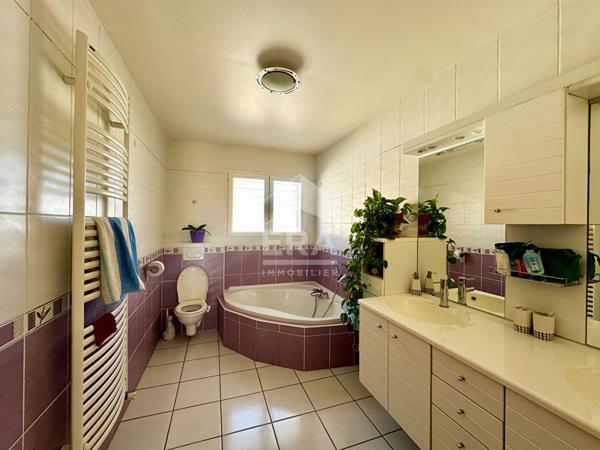 A vendre -Perpignan - Parc Ducup-Mas Bedos- Villa 4 faces - Plain pied- Piscine - Jardin