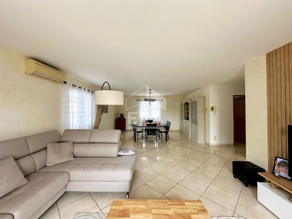 A vendre -Perpignan - Parc Ducup-Mas Bedos- Villa 4 faces - Plain pied- Piscine - Jardin