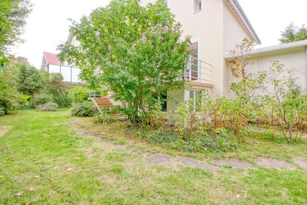 Maison Chatenay Malabry 6 pièce(s) 155 m² habitables (172 m² au sol)