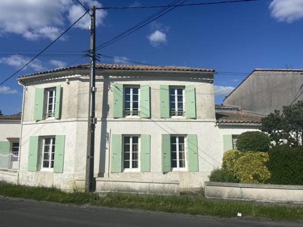 Maison charentaise Cozes 275 m²