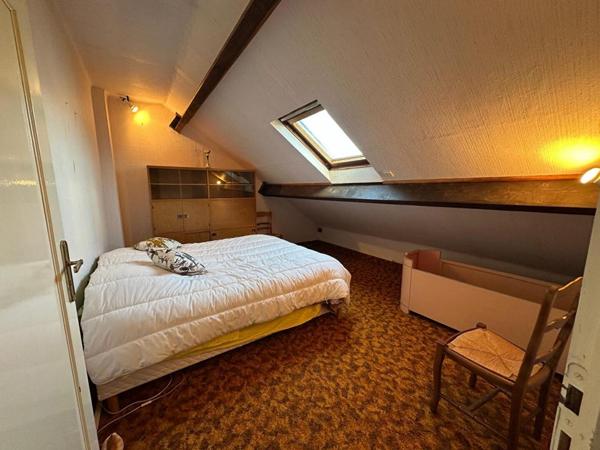 Maison 7 PIECES d'environ 150 m2 + Studio indépendant, terrain 2963 m2, au calme - Proche MONTARGIS & Canal d''Orléans