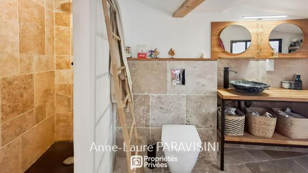 Pennautier - Charme de l'ancien et confort contemporain pour cette maison de village rénovée avec cour et 4 chambres