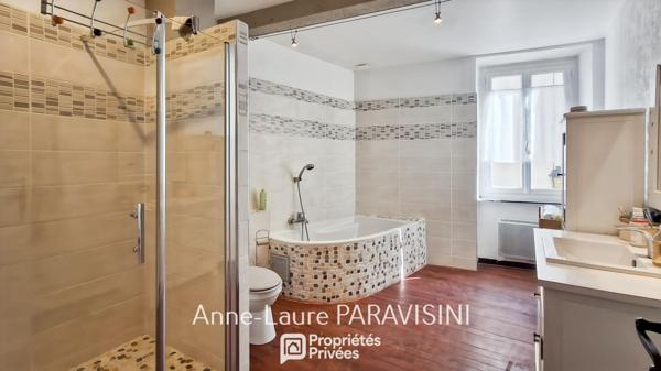 Pennautier - Charme de l'ancien et confort contemporain pour cette maison de village rénovée avec cour et 4 chambres