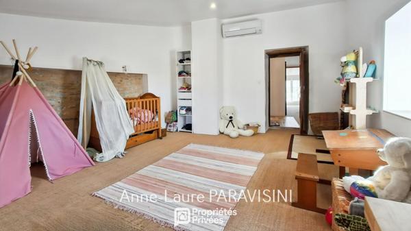 Pennautier - Charme de l'ancien et confort contemporain pour cette maison de village rénovée avec cour et 4 chambres
